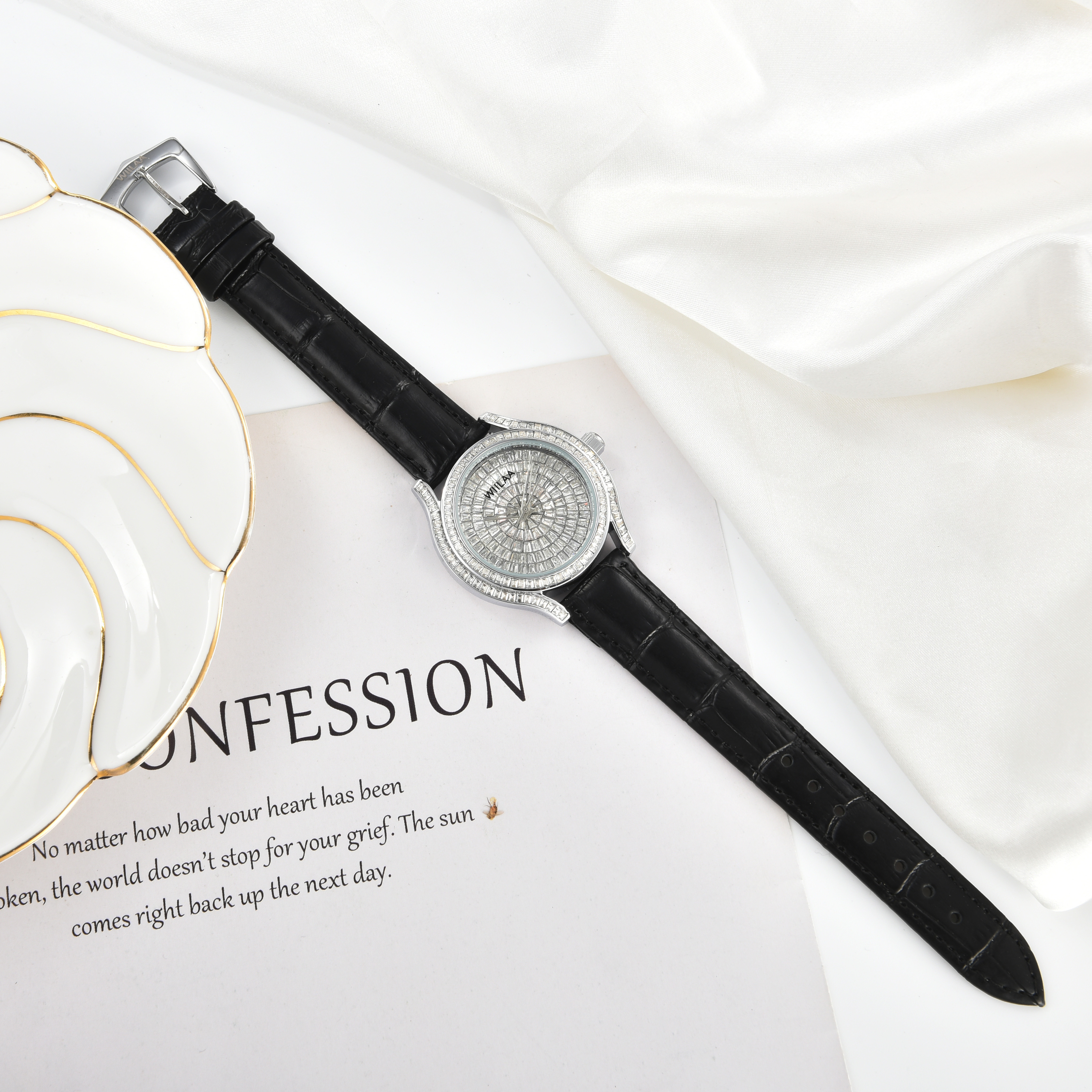 WIILAA Luxury Women's Crystal  - Luxury Watch Leather Strap 리뷰 및 가격